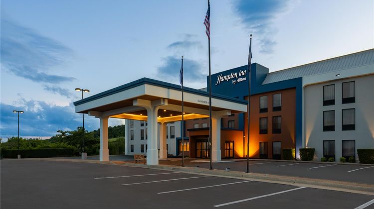 Hampton Inn Staunton Exterior