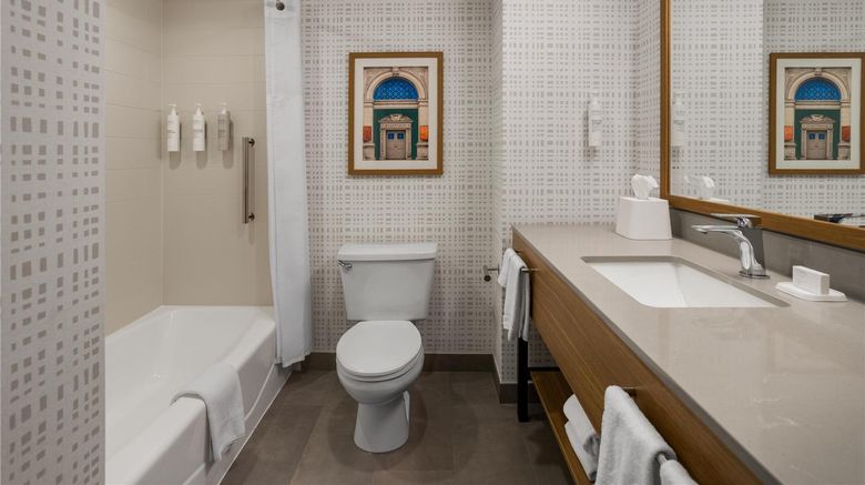 <b>Hampton Inn Staunton Room</b>. Images powered by <a href="https://iceportal.shijigroup.com/" title="IcePortal" target="_blank">IcePortal</a>.
