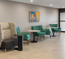 Hampton Inn Staunton Lobby