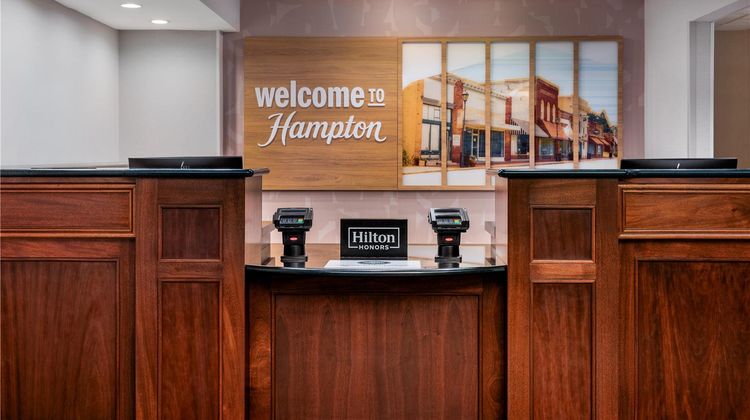 Hampton Inn South Hill Lobby