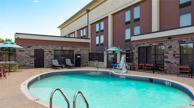 Hampton Inn South Hill Pool