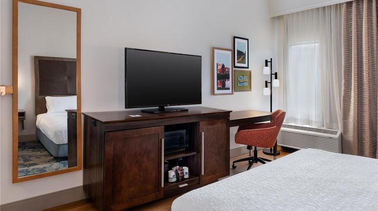 Hampton Inn South Hill Room
