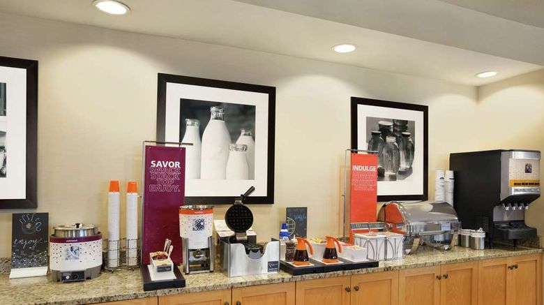 <b>Hampton Inn Shawnee Restaurant</b>. Images powered by <a href="https://iceportal.shijigroup.com/" title="IcePortal" target="_blank">IcePortal</a>.