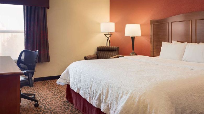 <b>Hampton Inn Shawnee Room</b>. Images powered by <a href="https://iceportal.shijigroup.com/" title="IcePortal" target="_blank">IcePortal</a>.