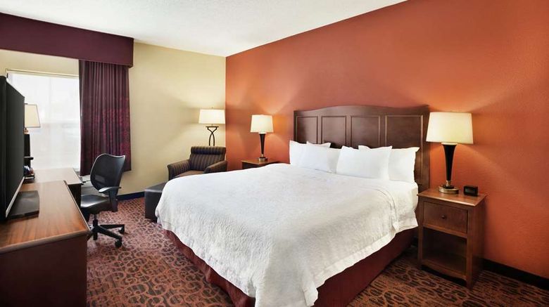 <b>Hampton Inn Shawnee Room</b>. Images powered by <a href="https://iceportal.shijigroup.com/" title="IcePortal" target="_blank">IcePortal</a>.