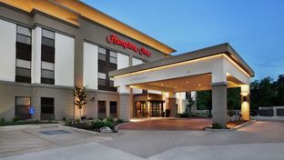 Hampton Inn Shawnee