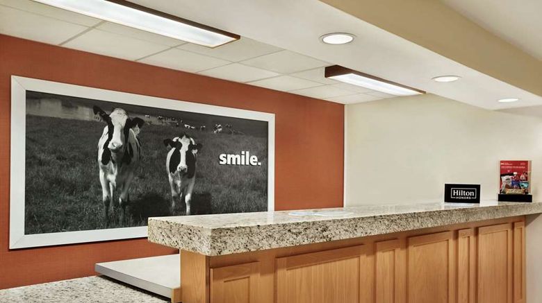 <b>Hampton Inn Shawnee Lobby</b>. Images powered by <a href="https://iceportal.shijigroup.com/" title="IcePortal" target="_blank">IcePortal</a>.