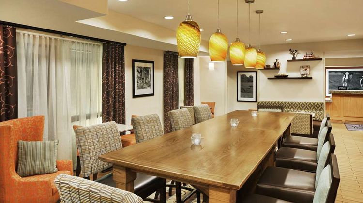 Hampton Inn Shawnee Lobby