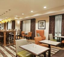 Hampton Inn Shawnee Lobby