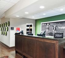 Hampton Inn Shreveport Bossier Airline Lobby