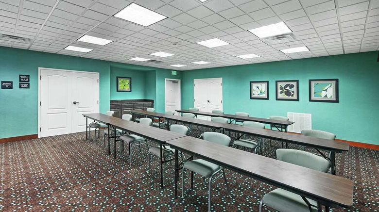 <b>Hampton Inn Shreveport Bossier Airline Meeting</b>. Images powered by <a href="https://iceportal.shijigroup.com/" title="IcePortal" target="_blank">IcePortal</a>.