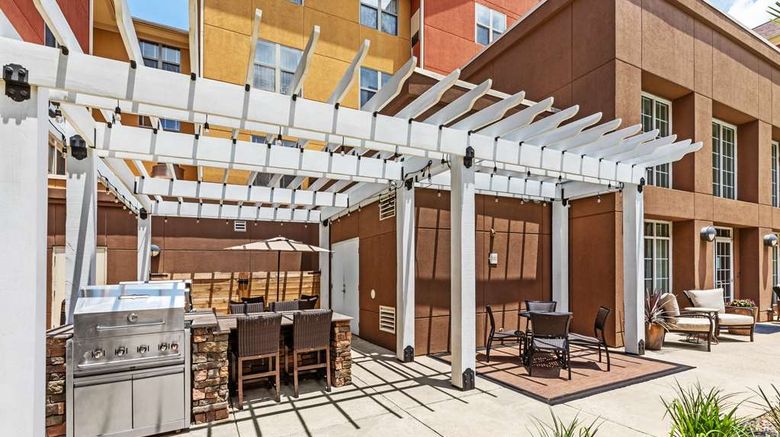 <b>Homewood Suites Shreveport Exterior</b>. Images powered by <a href="https://iceportal.shijigroup.com/" title="IcePortal" target="_blank">IcePortal</a>.