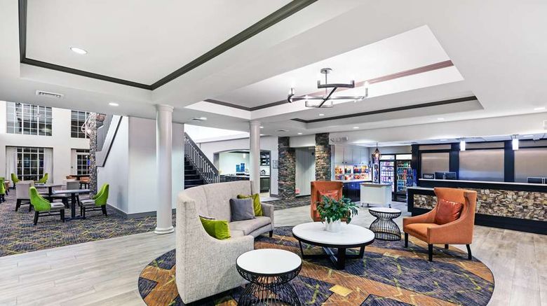 <b>Homewood Suites Shreveport Lobby</b>. Images powered by <a href="https://iceportal.shijigroup.com/" title="IcePortal" target="_blank">IcePortal</a>.