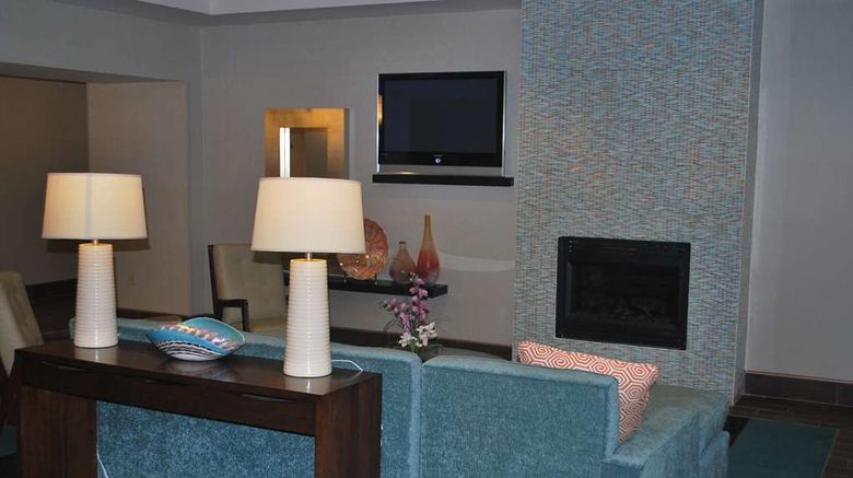 <b>Hampton Inn Shreveport Airport Lobby</b>. Images powered by <a href="https://iceportal.shijigroup.com/" title="IcePortal" target="_blank">IcePortal</a>.