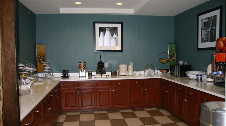 Hampton Inn Shreveport Airport Restaurant