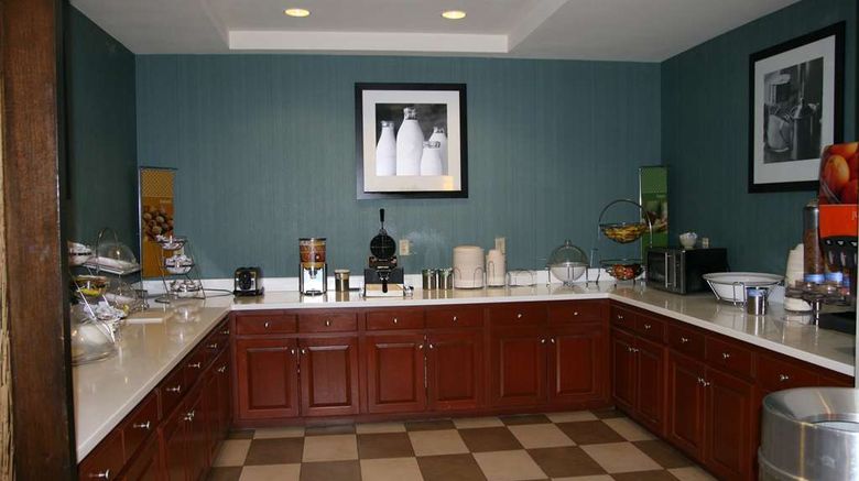 <b>Hampton Inn Shreveport Airport Restaurant</b>. Images powered by <a href="https://iceportal.shijigroup.com/" title="IcePortal" target="_blank">IcePortal</a>.