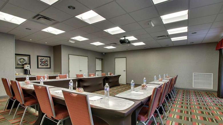 <b>Hampton Inn & Stes Shreveport South Meeting</b>. Images powered by <a href="https://iceportal.shijigroup.com/" title="IcePortal" target="_blank">IcePortal</a>.