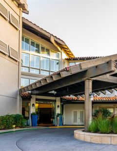 DoubleTree by Hilton Campbell-Pruneyard