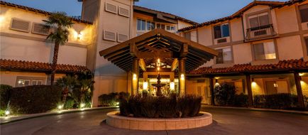 DoubleTree by Hilton Campbell-Pruneyard Exterior
