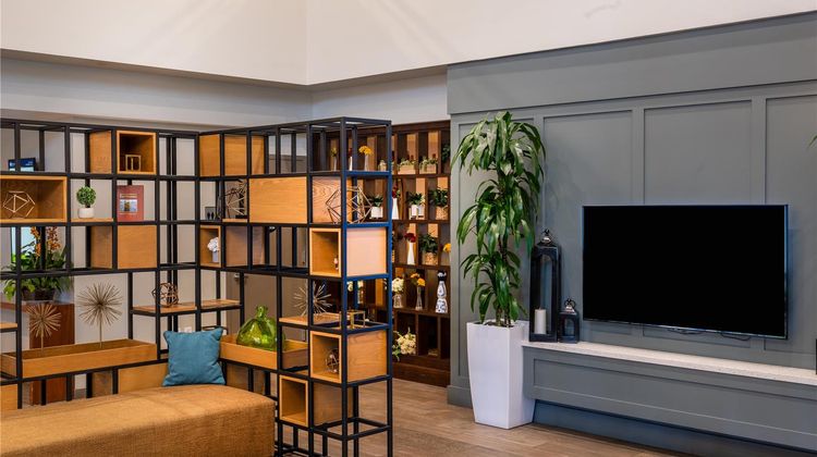 DoubleTree by Hilton Campbell-Pruneyard Lobby