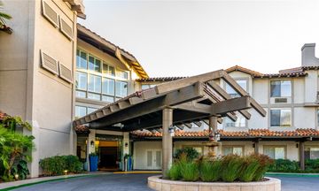 DoubleTree by Hilton Campbell-Pruneyard