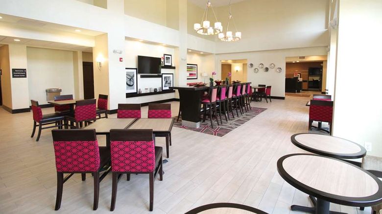 <b>Hampton Inn & Suites, Sandusky/Milan Lobby</b>. Images powered by <a href="https://iceportal.shijigroup.com/" title="IcePortal" target="_blank">IcePortal</a>.