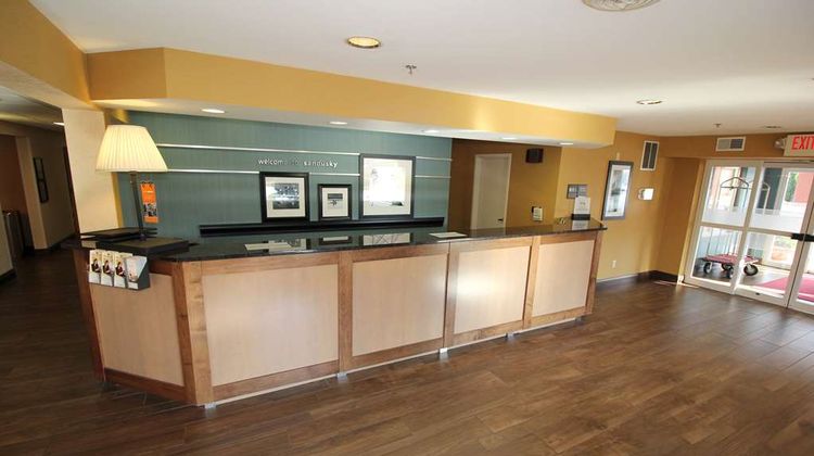 Hampton Inn Sandusky Lobby