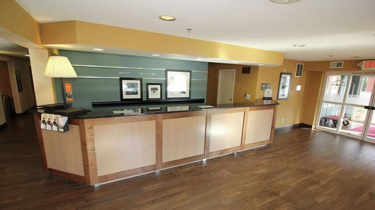 Hampton Inn Sandusky Lobby