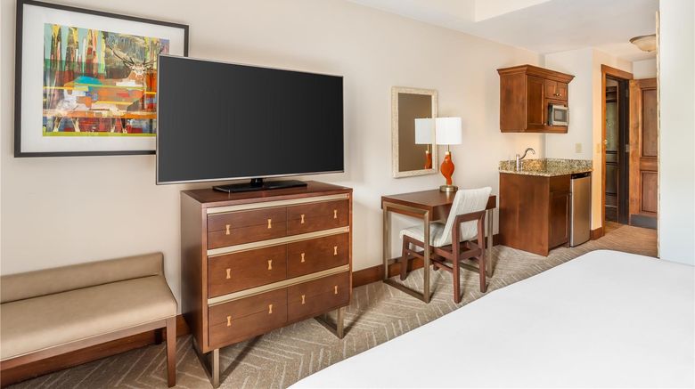 <b>Hilton Grand Vacations Sunrise Lodge Room</b>. Images powered by <a href="https://iceportal.shijigroup.com/" title="IcePortal" target="_blank">IcePortal</a>.