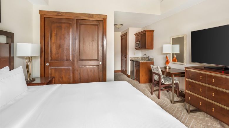 <b>Hilton Grand Vacations Sunrise Lodge Room</b>. Images powered by <a href="https://iceportal.shijigroup.com/" title="IcePortal" target="_blank">IcePortal</a>.