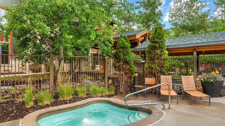<b>Hilton Grand Vacations Sunrise Lodge Recreation</b>. Images powered by <a href="https://iceportal.shijigroup.com/" title="IcePortal" target="_blank">IcePortal</a>.