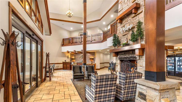 Hilton Grand Vacations Sunrise Lodge Lobby