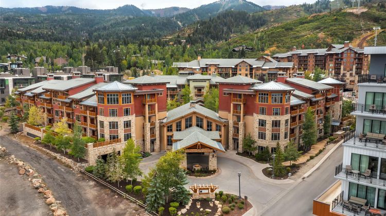 Hilton Grand Vacations Sunrise Lodge Exterior