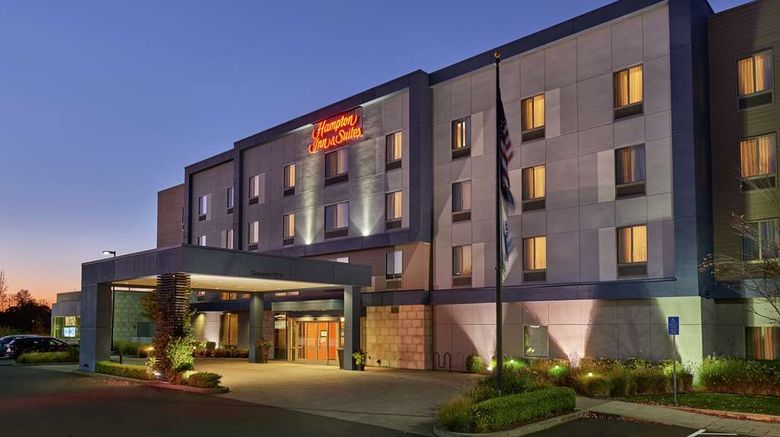 Hampton Inn  and  Suites Salem Exterior. Images powered by <a href="https://iceportal.shijigroup.com" target="_blank" rel="noopener">Ice Portal</a>.