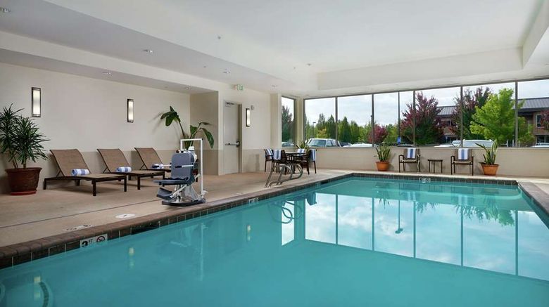 <b>Hampton Inn & Suites Salem Pool</b>. Images powered by <a href="https://iceportal.shijigroup.com/" title="IcePortal" target="_blank">IcePortal</a>.