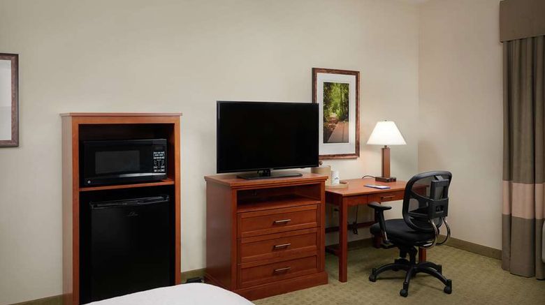 <b>Hampton Inn & Suites Salem Room</b>. Images powered by <a href="https://iceportal.shijigroup.com/" title="IcePortal" target="_blank">IcePortal</a>.