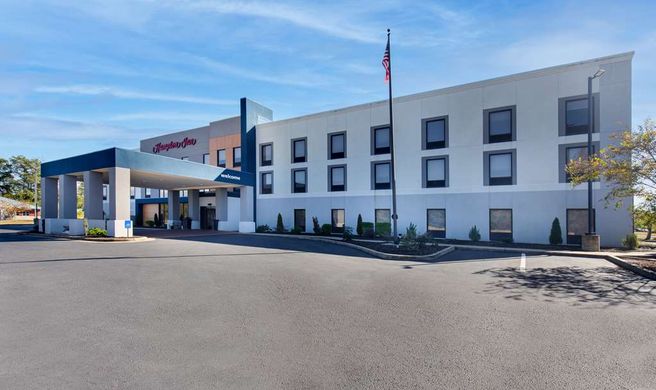 Hampton Inn Selma Exterior