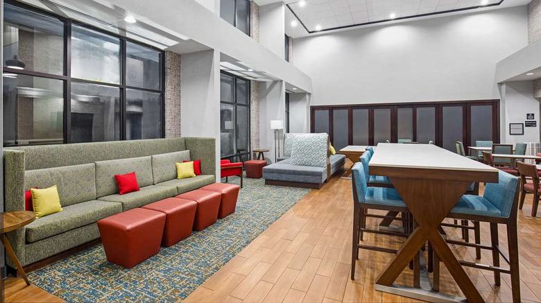<b>Hampton Inn Selma Lobby</b>. Images powered by <a href="https://iceportal.shijigroup.com/" title="IcePortal" target="_blank">IcePortal</a>.
