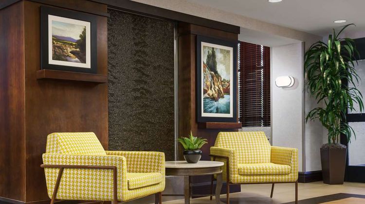 Hampton Inn & Suites West Sacramento Lobby
