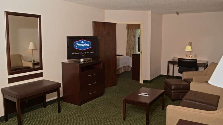 <b>Hampton Inn Sanford Room</b>. Images powered by <a href="https://iceportal.shijigroup.com/" title="IcePortal" target="_blank">IcePortal</a>.