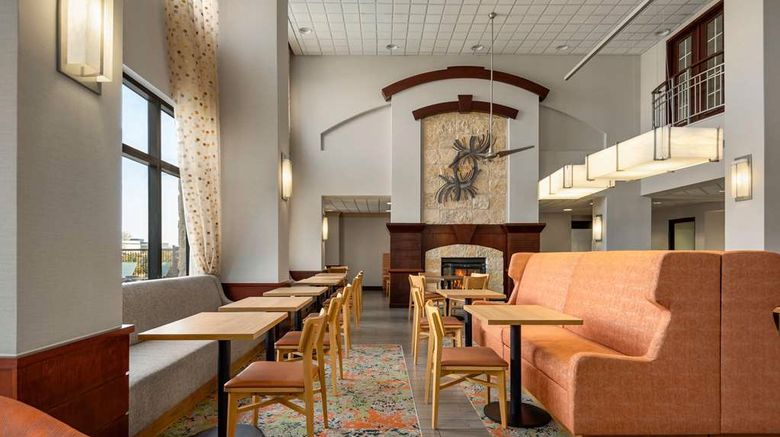 <b>Hampton Inn & Suites San Marcos Lobby</b>. Images powered by <a href="https://iceportal.shijigroup.com/" title="IcePortal" target="_blank">IcePortal</a>.