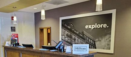 Hampton Inn & Suites Salinas Lobby