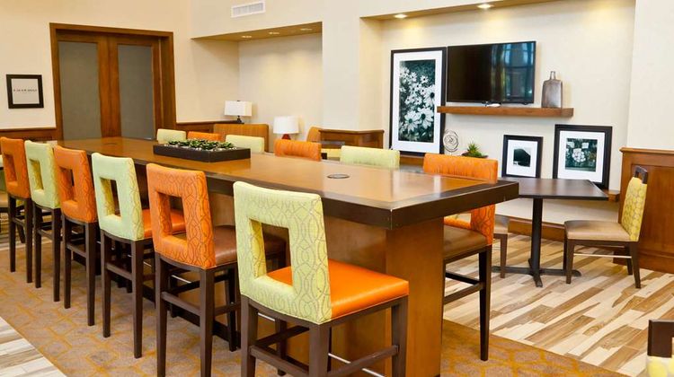 Hampton Inn & Suites Salinas Lobby