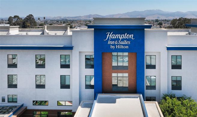 Hampton Inn & Suites Salinas Exterior