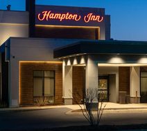 Hampton Inn Springfield Exterior