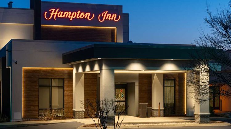 Hampton Inn Springfield Exterior