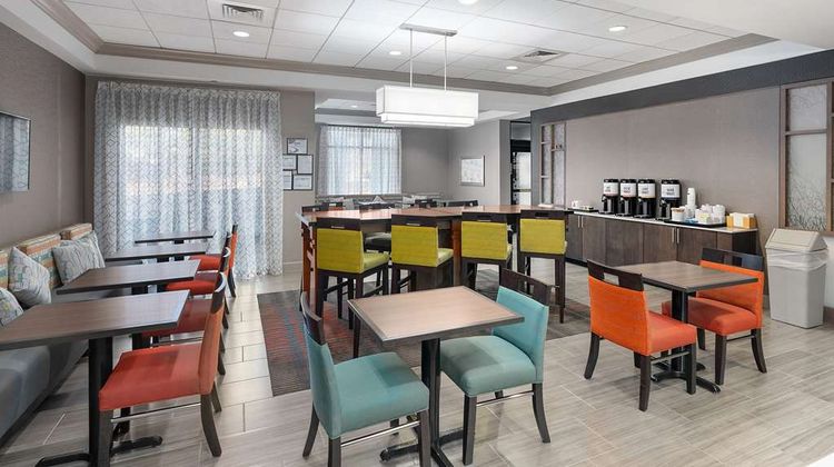 Hampton Inn Springfield Lobby