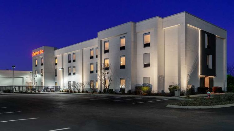 Hampton Inn Springfield Exterior