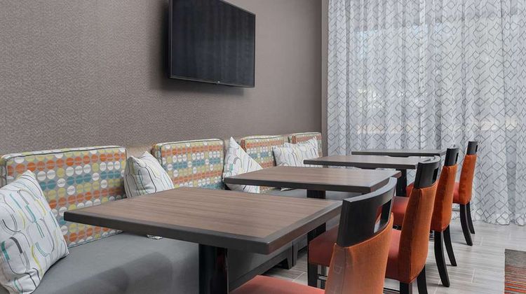Hampton Inn Springfield Lobby