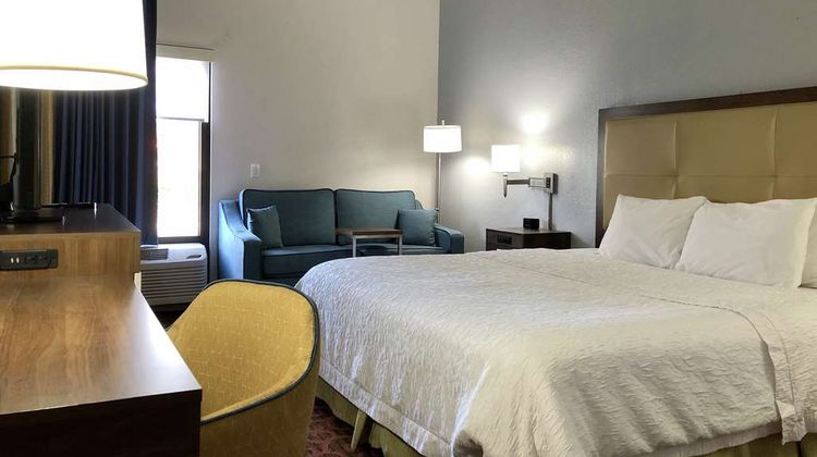 Hampton Inn Spring Hill Room
